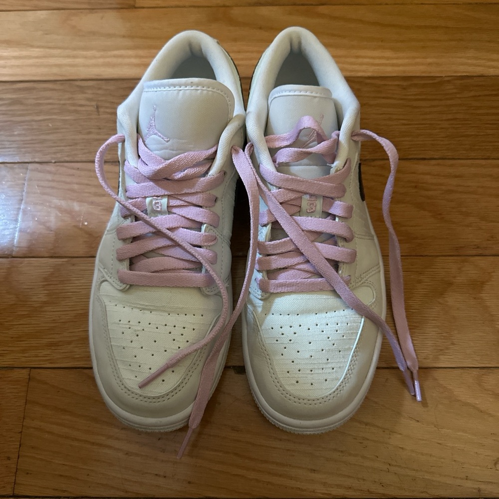 Nike Women’s Jordan 1 Low SE